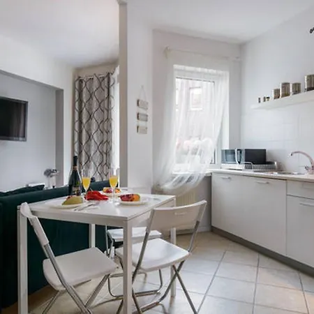 Apartmán Homely Place - Parking Free 1 *